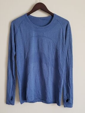 Lululemon  Blue Long-Sleeve Crewneck Shirt